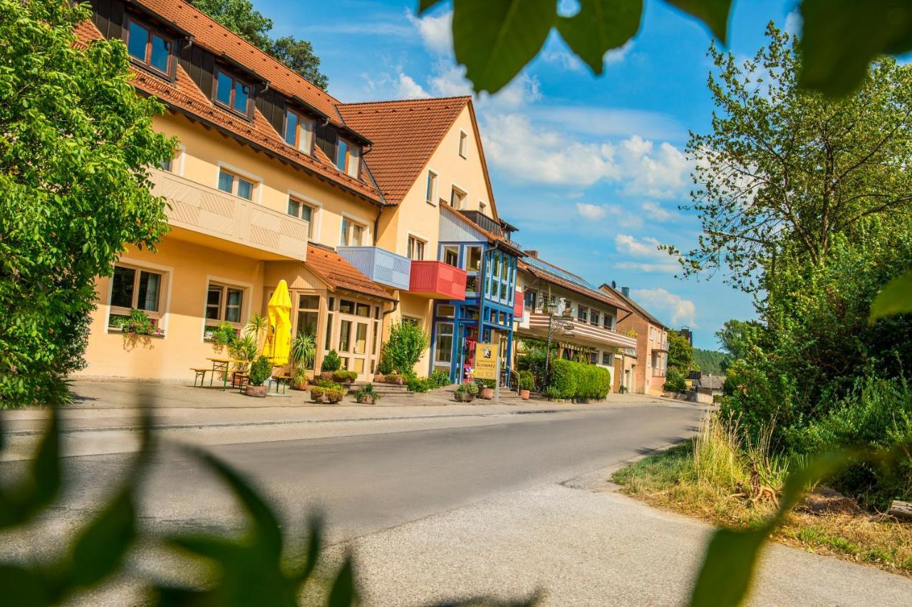 Landgasthof Schwarz Windsbach Exterior foto